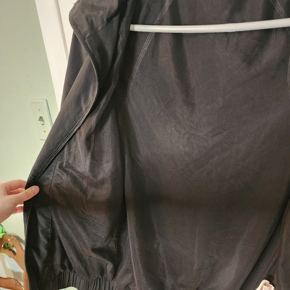 Puma Lightweight Jacket with zipper - Picture 10 of 10